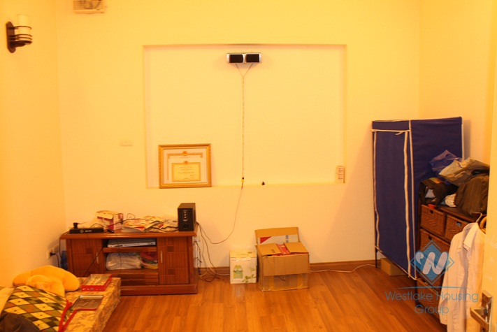 House for rent in Nghi Tam village, Tay Ho, Ha Noi